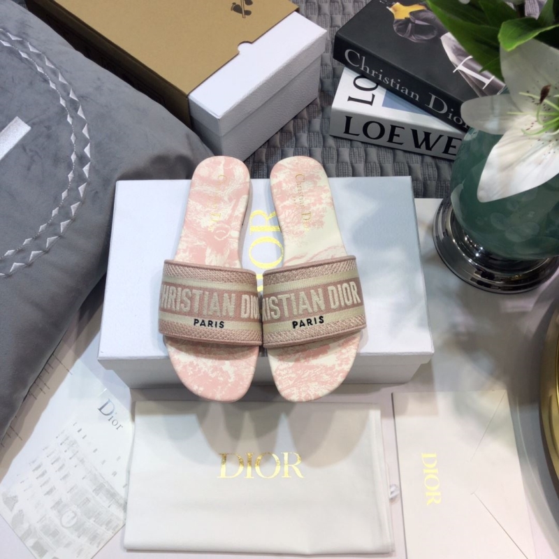 ch**an D*or slippers